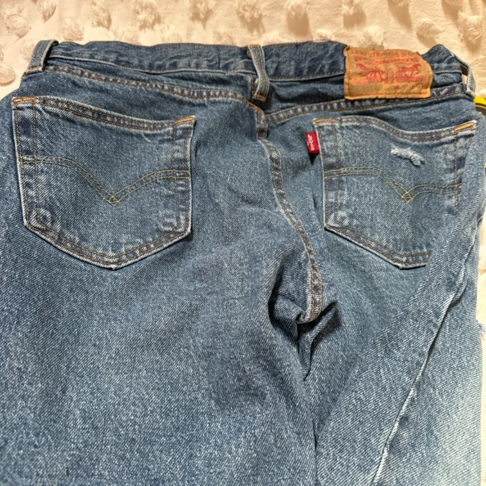 Levi’s - Picture 3 of 3